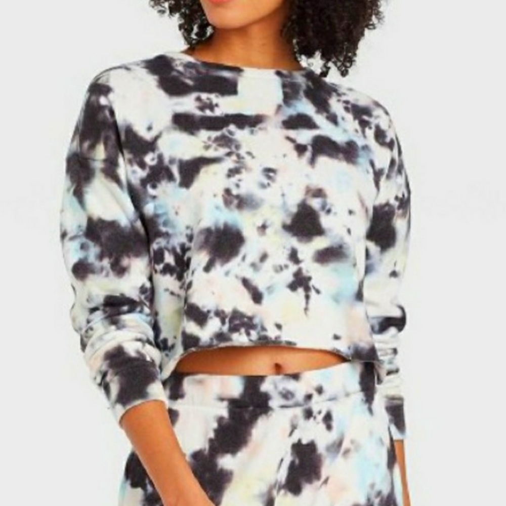 Colsie cropped tie dye raw hem sweatshirt  size Medium